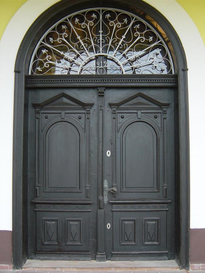 Nitt Pince Es Panzio Bed and Breakfast Kisharsány Buitenkant foto